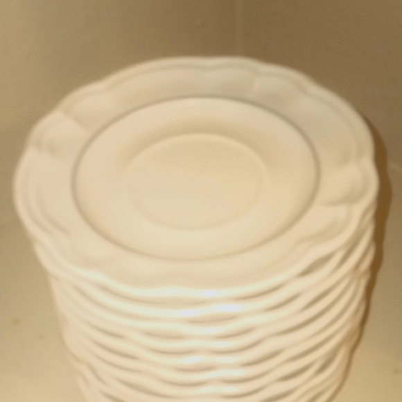 VTG- Pfaltzgraff Silver Heirloom 11 Saucers - Picture 4 of 10